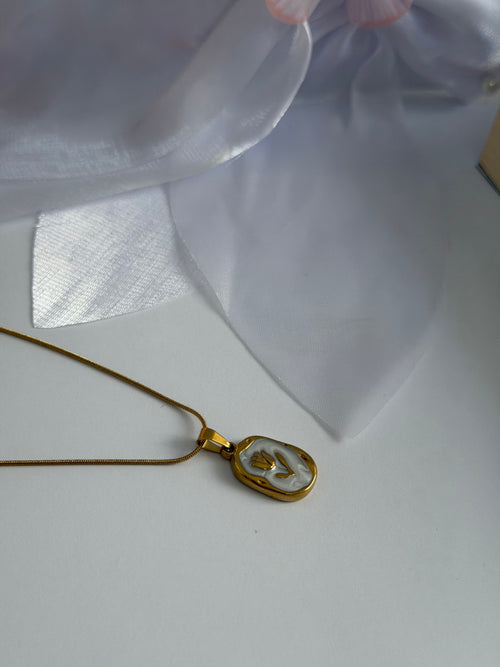 Anti Tarnish White Gold Rose Pendant